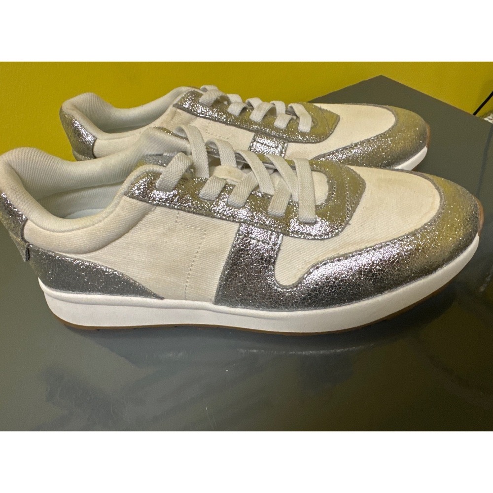 TOMS TRVL LITE White Silver Metallic Leather Textile Sneakers 10018175 Wmns 8.5